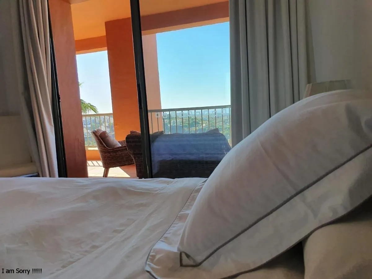 Royal Apartment 2 /Freewifi,Sharedpool,Freeparking Malaga