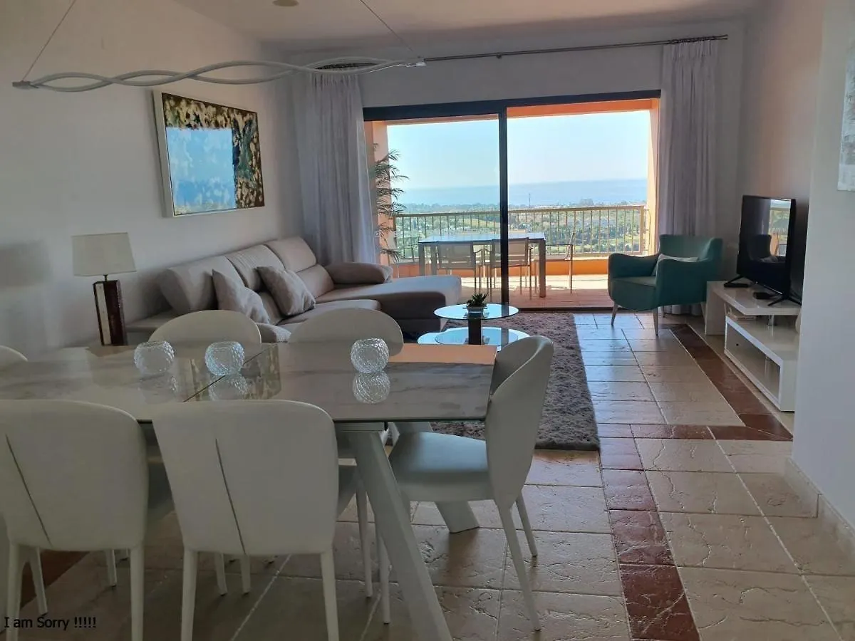 Royal Apartment 2 /Freewifi,Sharedpool,Freeparking Malaga 0*,