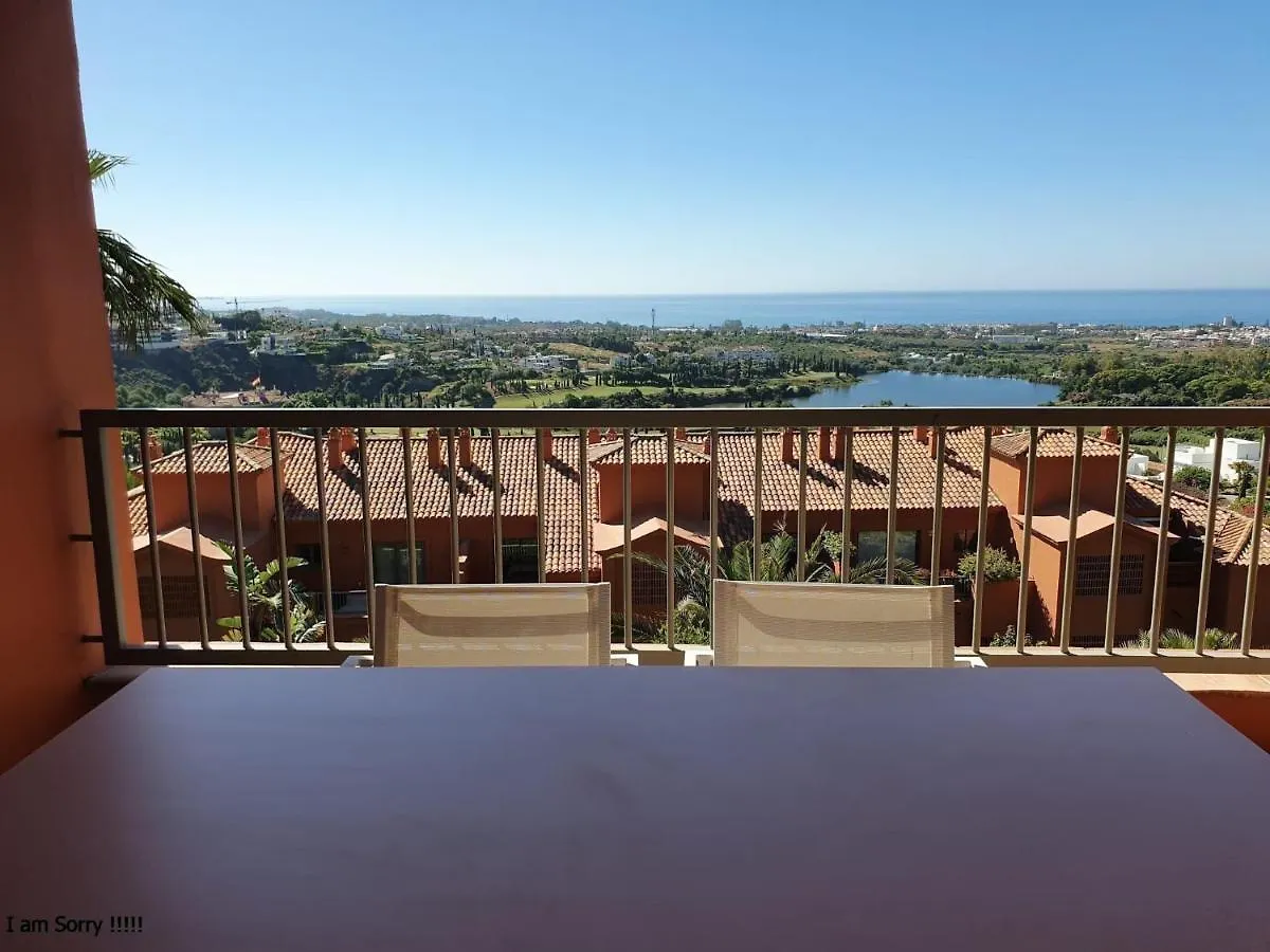 Royal Apartment 2 /Freewifi,Sharedpool,Freeparking Malaga