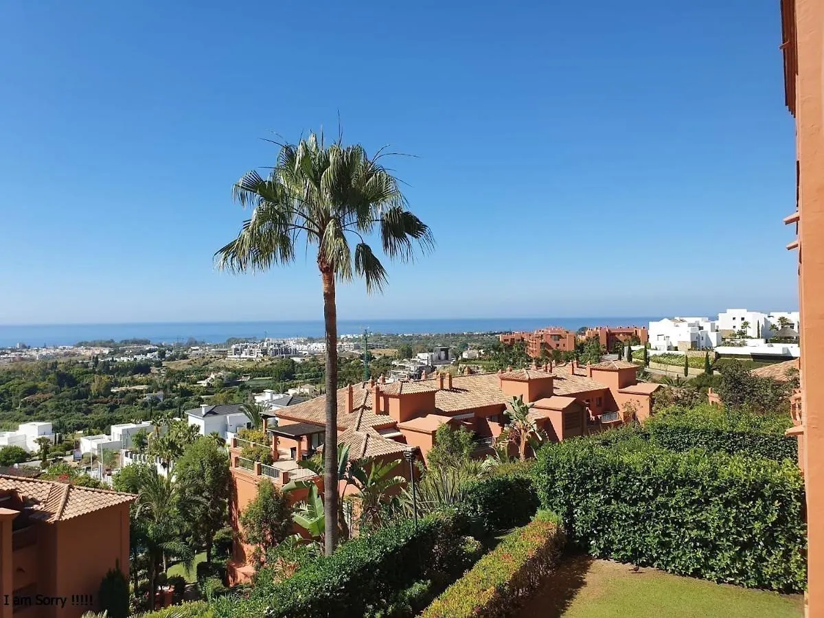 Royal Apartment 2 /Freewifi,Sharedpool,Freeparking Malaga