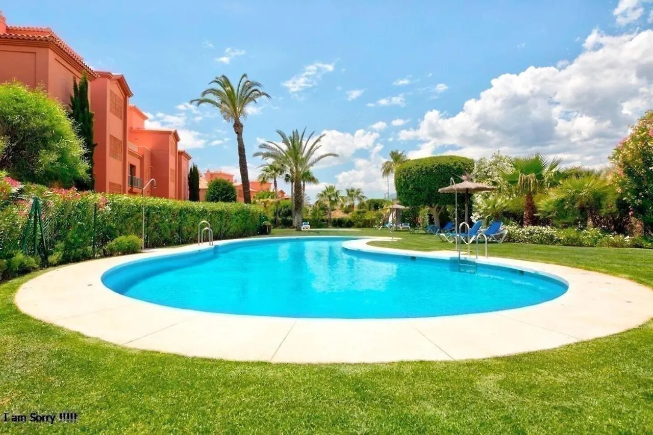 Royal Apartment 2 /Freewifi,Sharedpool,Freeparking Malaga Spain