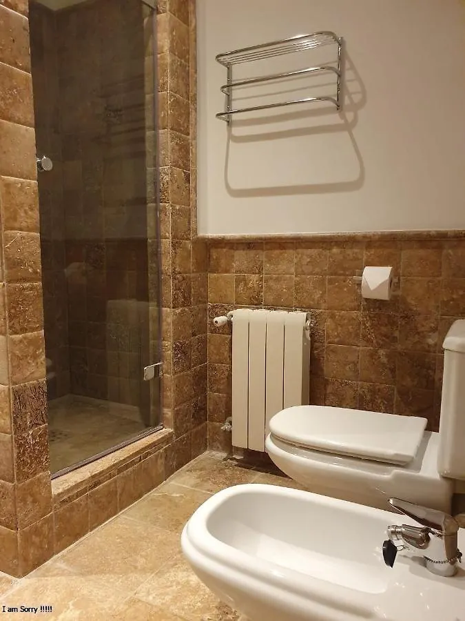 Royal Apartment 2 /Freewifi,Sharedpool,Freeparking Malaga