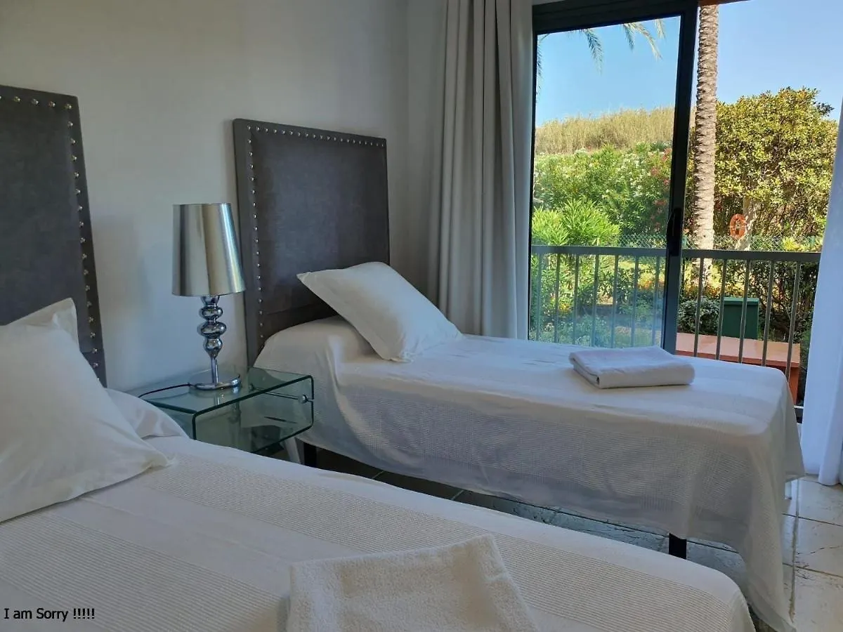 Royal Apartment 2 /Freewifi,Sharedpool,Freeparking Malaga